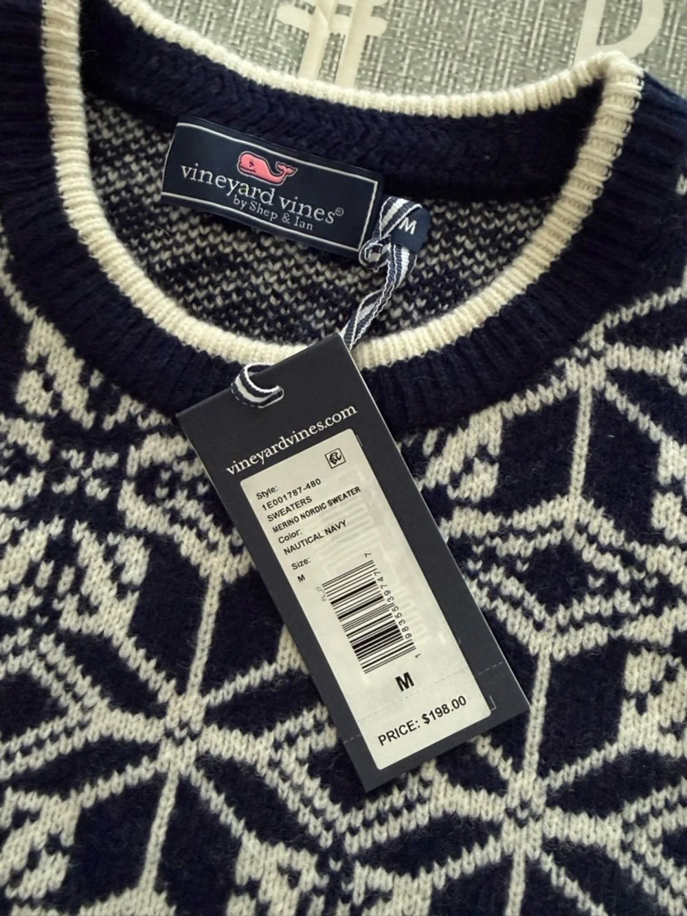 Vineyard Vines bold geometric